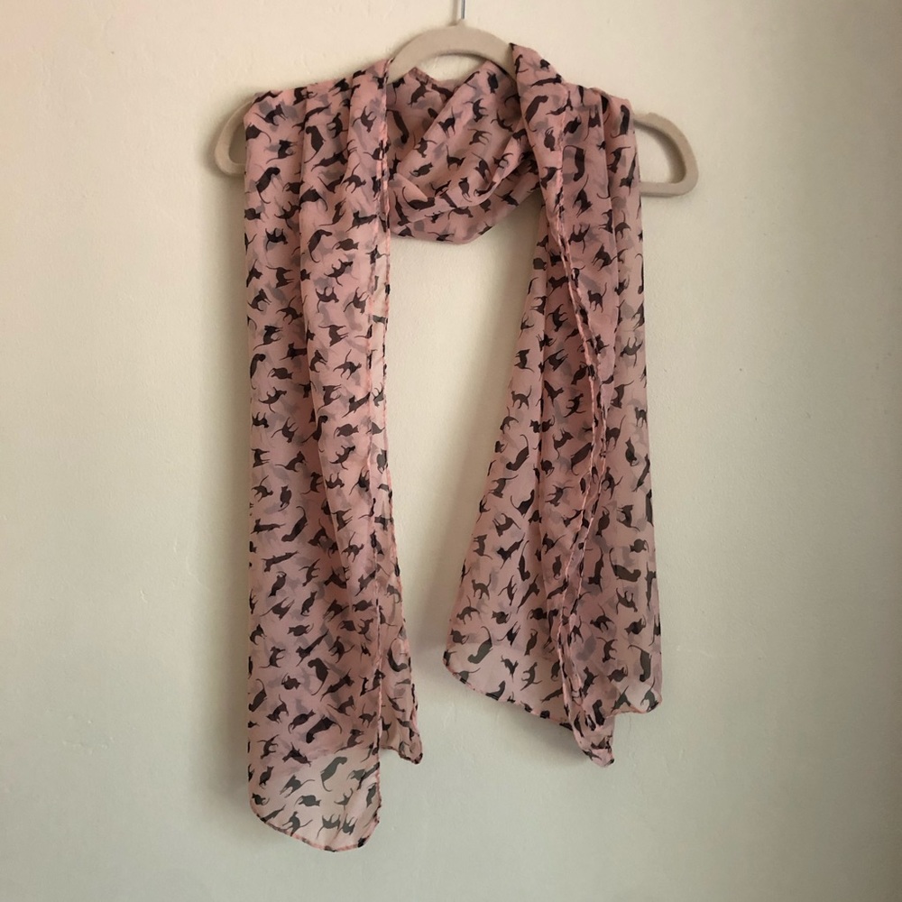Blush pink cat scarf purrrfect for Halloween.